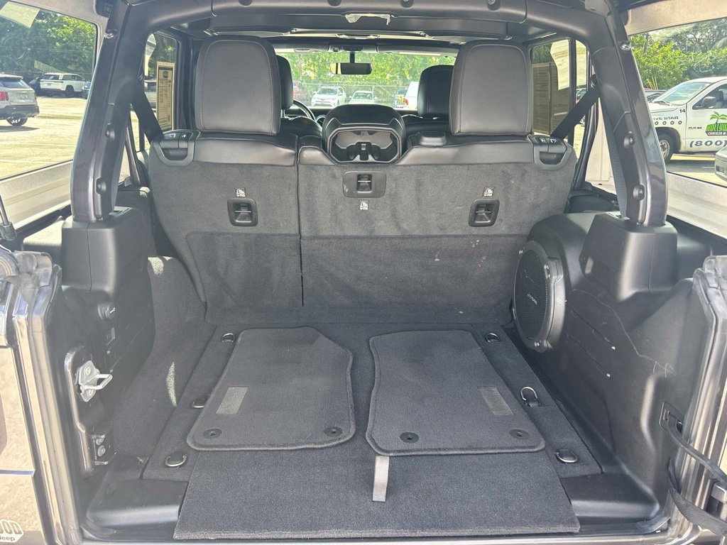 Used 2021 Jeep Wrangler Unlimited Sahara AWD/4WD image 32