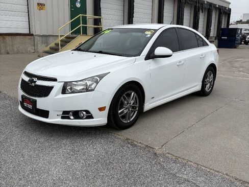Used 2014 Chevrolet Cruze LT w/ RS Package FWD image 4