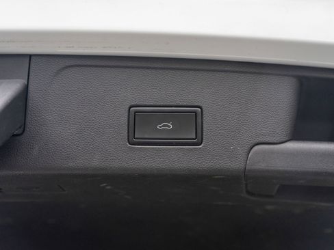 Used 2020 Volkswagen Atlas Cross Sport SEL AWD/4WD image 10