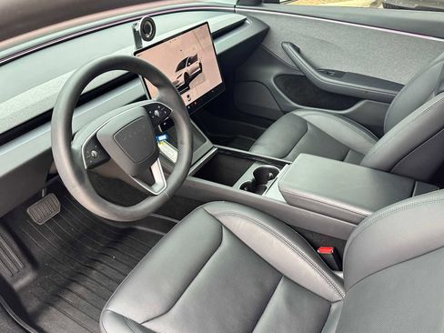 Used 2025 Tesla Model 3 RWD image 9