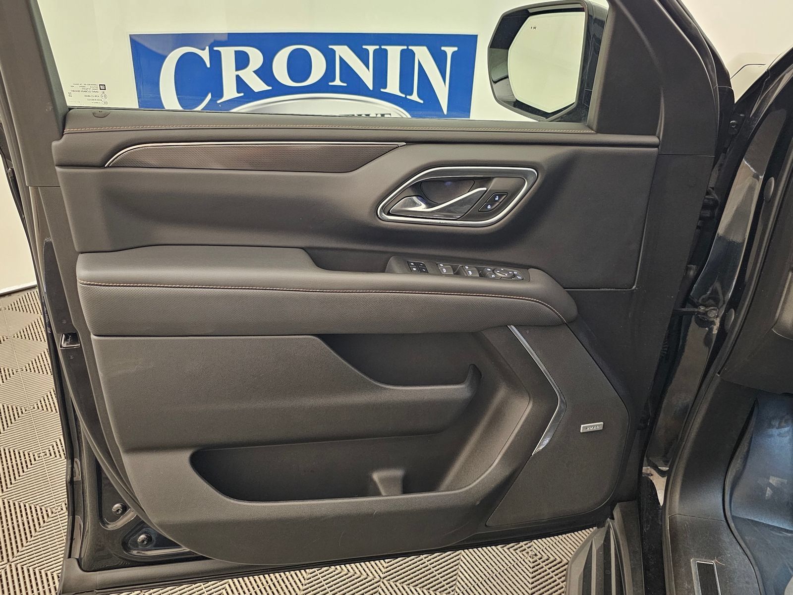 Used 2021 GMC Yukon AT4 w/ Rear Media and Nav Package AWD/4WD image 2