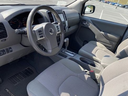 Used 2019 Nissan Frontier SV image 13