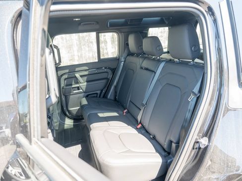 New 2026 Land Rover Defender 110 X-Dynamic SE AWD/4WD image 23