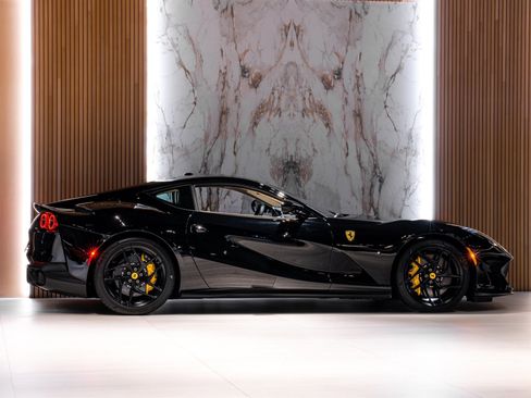 Used 2020 Ferrari 812 Superfast image 4