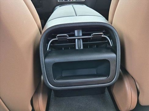 Used 2026 Mercedes-Benz E 350 Sedan image 17