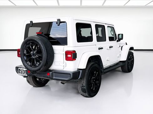 Used 2021 Jeep Wrangler Unlimited Sahara w/ Cold Weather Group AWD/4WD image 4