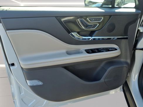 Used 2023 Lincoln Corsair FWD image 15