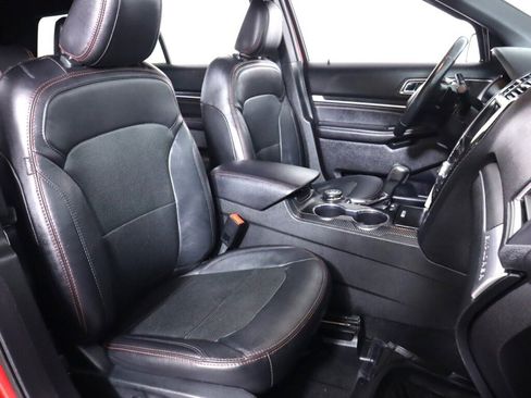 Used 2019 Ford Explorer Sport image 45