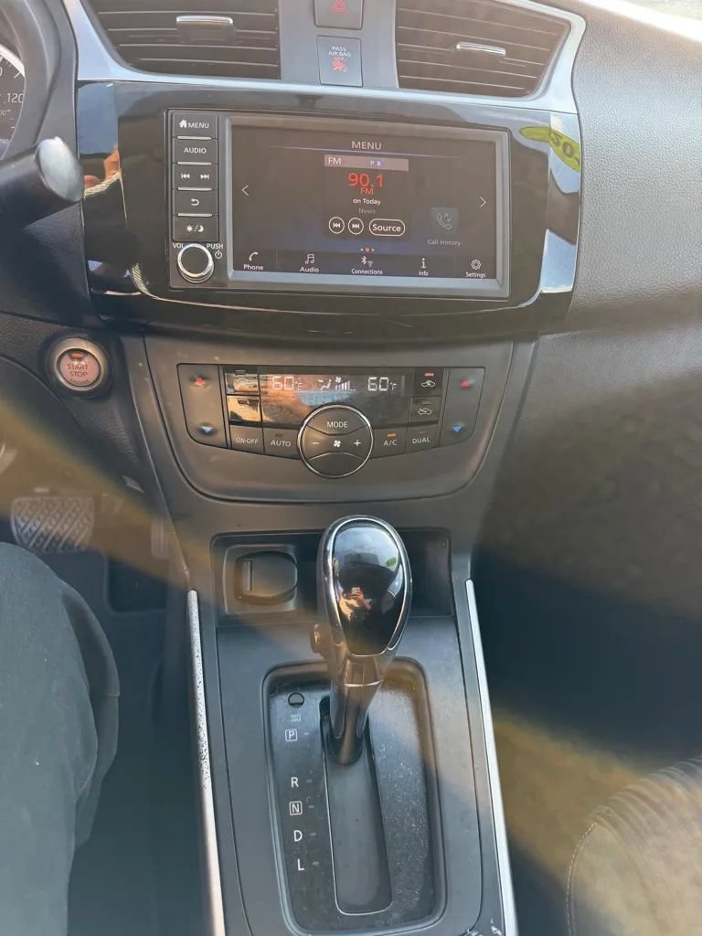 Used 2019 Nissan Sentra SV w/ Special Edition Package FWD image 12