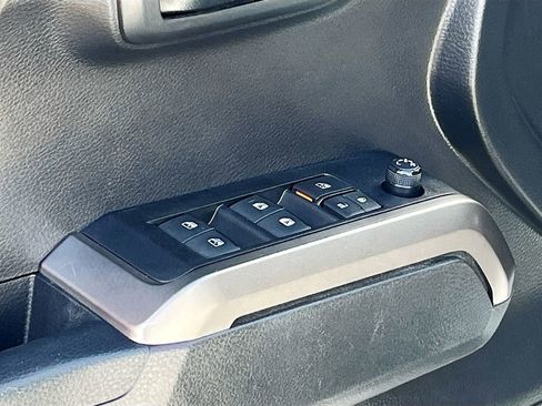 Used 2023 Toyota Tacoma SR5 RWD image 18