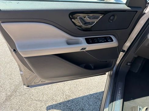 Used 2020 Lincoln Aviator Reserve w/ Equipment Group 201A AWD/4WD image 19