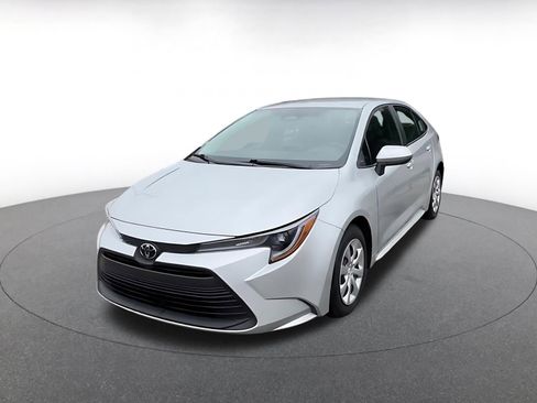 Used 2025 Toyota Corolla LE FWD image 6
