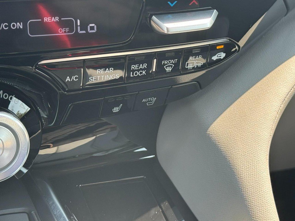 Certified 2026 Acura MDX w/ Technology Package AWD/4WD image 29