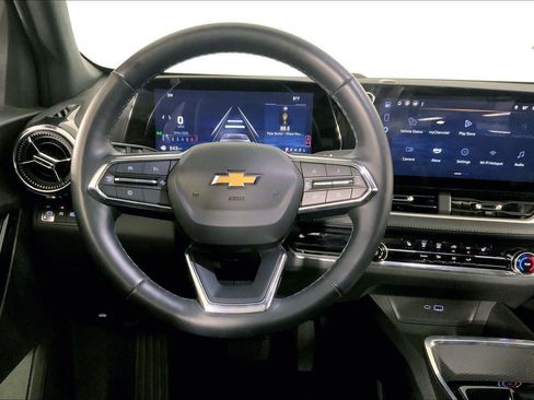 Used 2025 Chevrolet Equinox LT FWD image 5