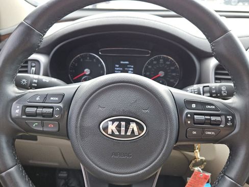 Used 2016 Kia Sorento LX w/ LX Convenience Package image 11