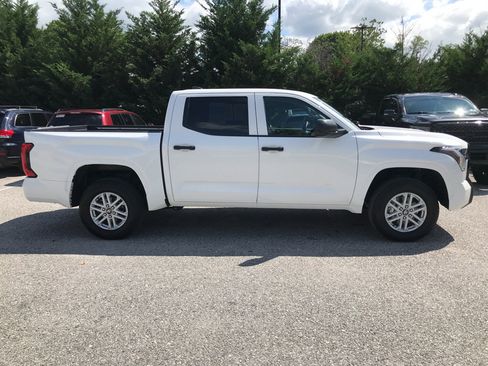 Used 2024 Toyota Tundra SR AWD/4WD image 8