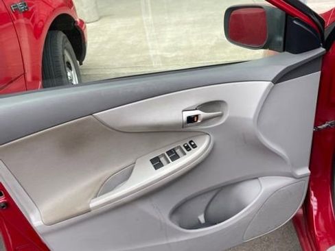Used 2010 Toyota Corolla LE FWD image 9