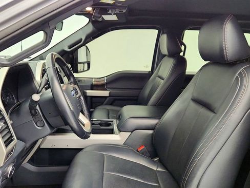 Used 2022 Ford F350 Lariat w/ Black Appearance Package image 17