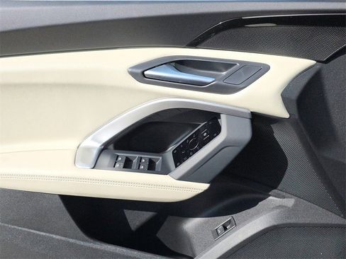 New 2025 Audi Q5 Premium image 18