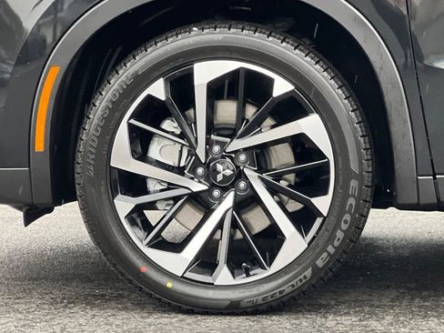 New 2025 Mitsubishi Outlander SE image 27