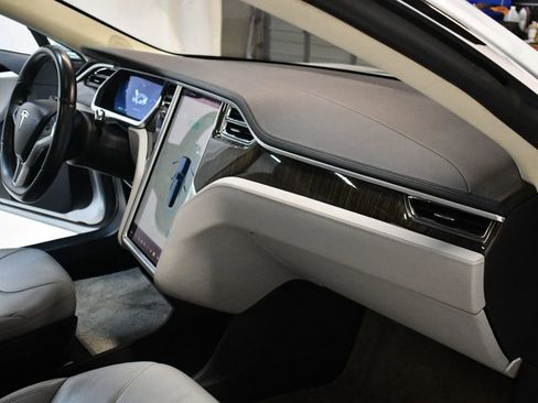 Used 2013 Tesla Model S image 27