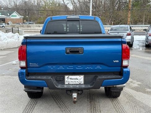 Used 2016 Toyota Tacoma TRD Sport image 5