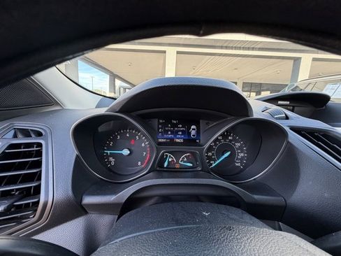 Used 2017 Ford Escape S image 10