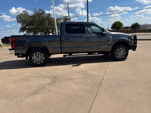 Used 2019 Ford F250 Lariat w/ Lariat Value Package AWD/4WD image 8