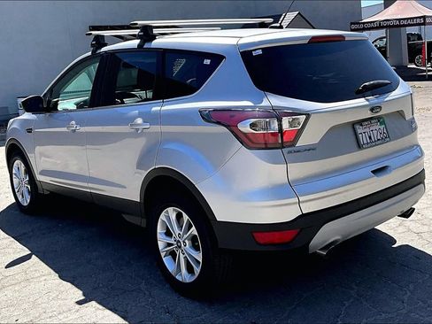 Used 2017 Ford Escape SE FWD image 6