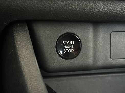 Used 2024 Nissan Rogue SV AWD/4WD image 24