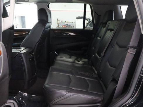Used 2015 Cadillac Escalade Premium AWD/4WD image 14
