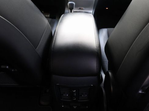 Used 2021 Jeep Grand Cherokee Laredo X image 25