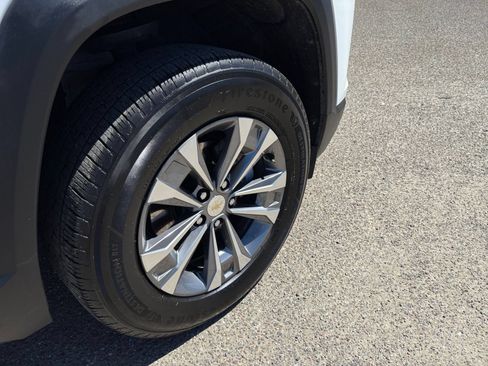 Used 2025 Chevrolet Equinox LT FWD image 29
