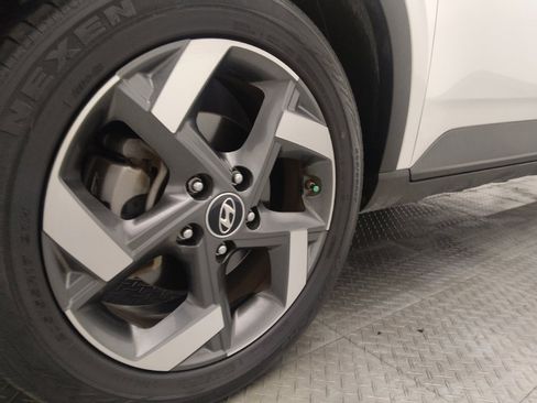 Used 2021 Hyundai Venue SEL w/ Cargo Package image 31