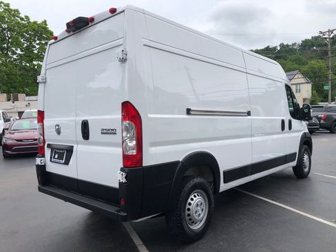 Used 2024 RAM ProMaster 2500 w/ Convenience Group FWD image 6
