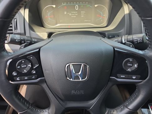 Used 2020 Honda Pilot Touring image 7