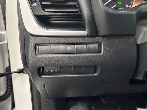 Certified 2023 Nissan Rogue SV image 17