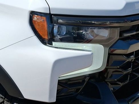 Used 2025 Chevrolet Silverado 1500 ZR2 w/ Technology Package image 9