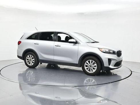 Used 2019 Kia Sorento L FWD image 3