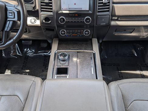 Used 2019 Ford Expedition Limited RWD image 21