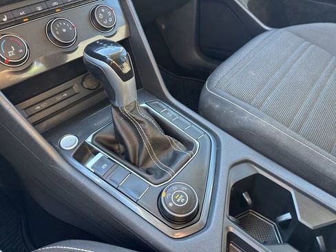 Used 2022 Volkswagen Tiguan S image 19