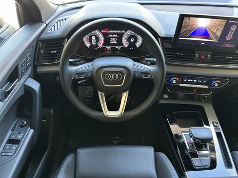 Used 2025 Audi Q5 2.0T Premium w/ Convenience Plus Package AWD/4WD image 14