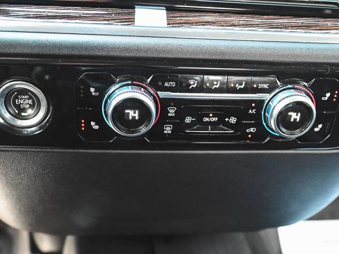 Used 2024 GMC Sierra 1500 Elevation AWD/4WD image 18