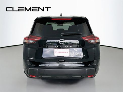 Used 2024 Nissan Rogue SV AWD/4WD image 8