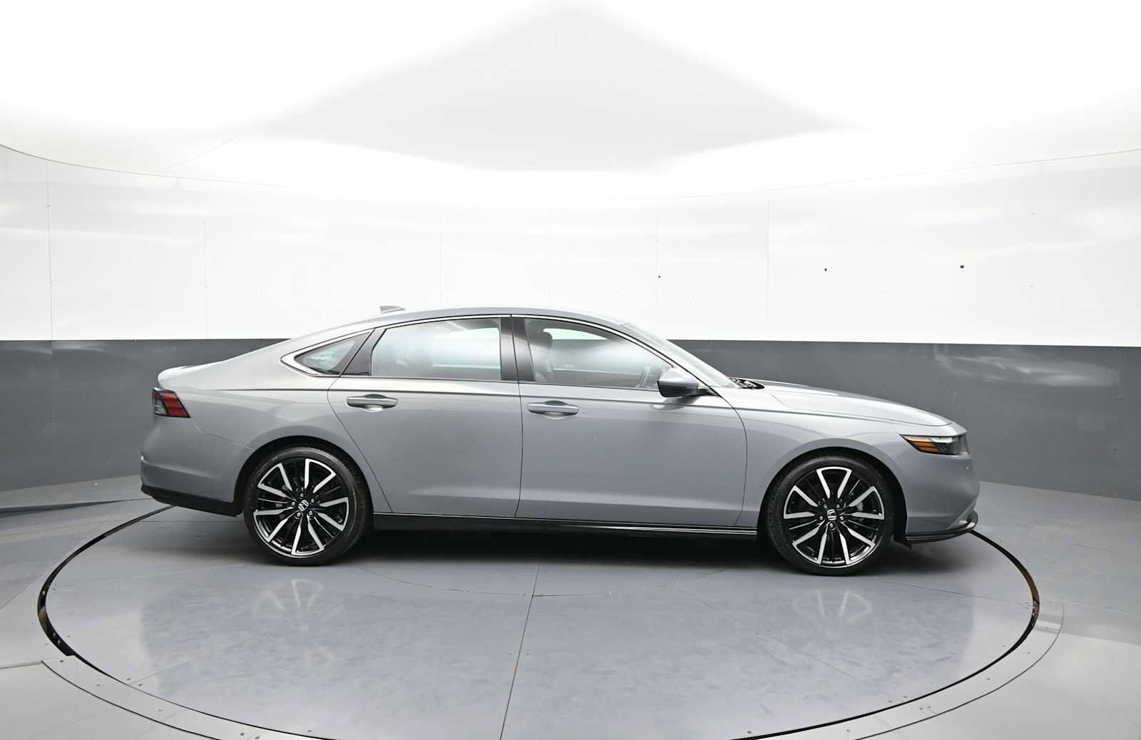 Used 2023 Honda Accord Touring image 7