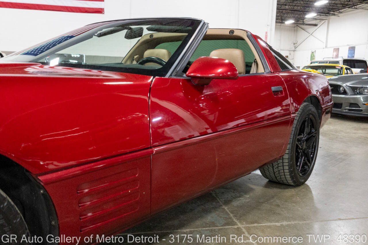 Used 1992 Chevrolet Corvette Coupe RWD image 22
