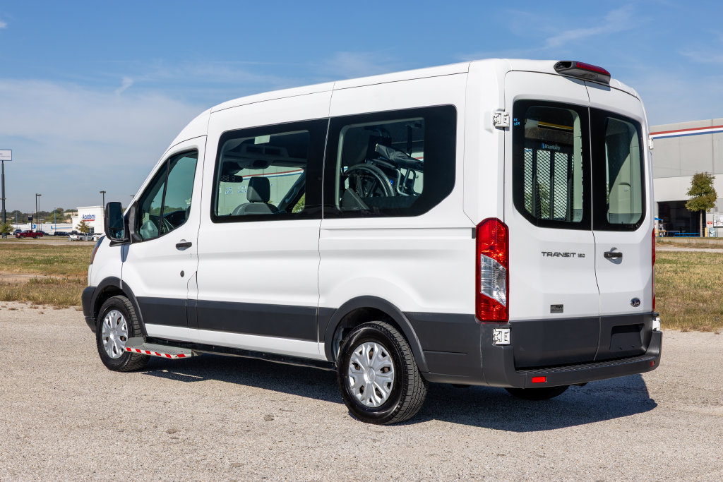 Used 2018 Ford Transit 150 XL RWD image 5