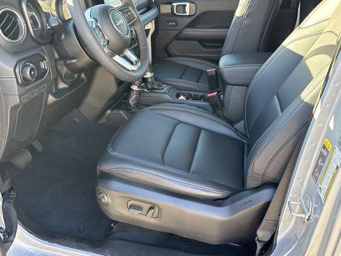 Used 2024 Jeep Wrangler Sahara w/ Technology Group image 16