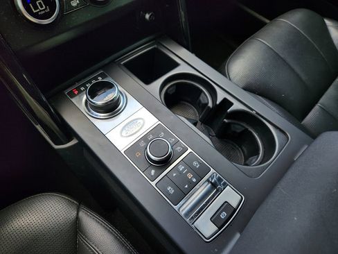 Used 2020 Land Rover Discovery SE AWD/4WD image 19
