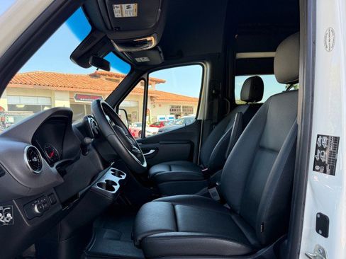 Used 2022 Mercedes-Benz Sprinter 3500 image 20
